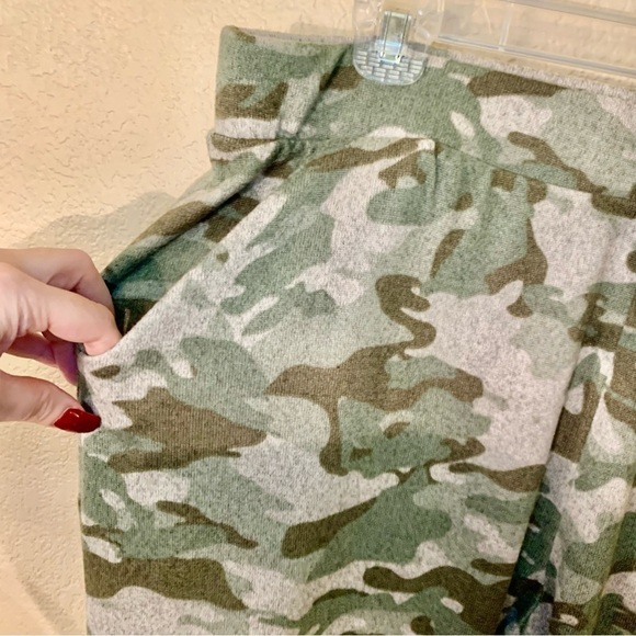 NWT Joggers BeachLunchLounge Small Natural Camo Camoflauge Samantha Cozy - Picture 9 of 14